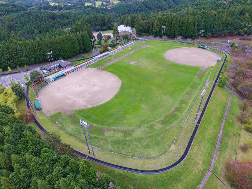 大分県日田市にドローンスクールを12月10日に開校　
開校式と無料の座学講習＆実技体験を12月3日に開催