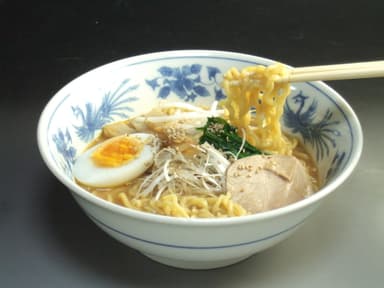 納豆ラーメン 盛り付けイメージ1