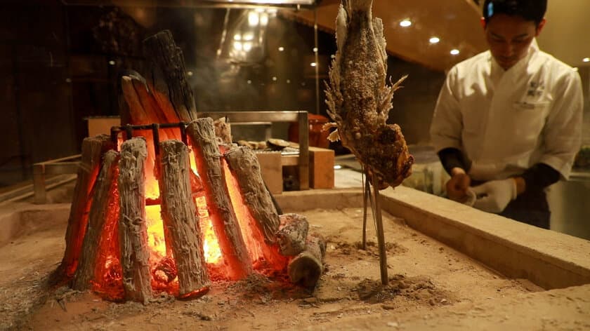 新鮮な北海道の食材を“炉端原始焼き”や“おこもり丼”で！
「北の家族」リブランディング店舗1号店
「産直炉端 北の家族有楽町本店」を12月10日にオープン