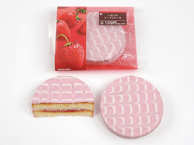 いちごのマーブルケーキ