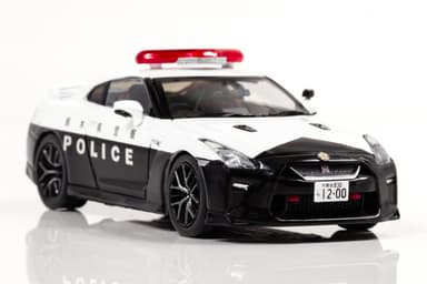 1/43 日産 GT-R (R35) 2018 栃木県警察高速道路交通警察隊車両：右前