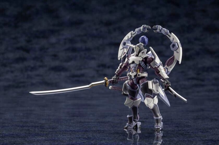 サムライのようなシルエットの最新型のアーマータイプ「白麟角」登場！
付属武器の刀は本体の手だけではなく、背部の拡張義肢に持たせることも可能！