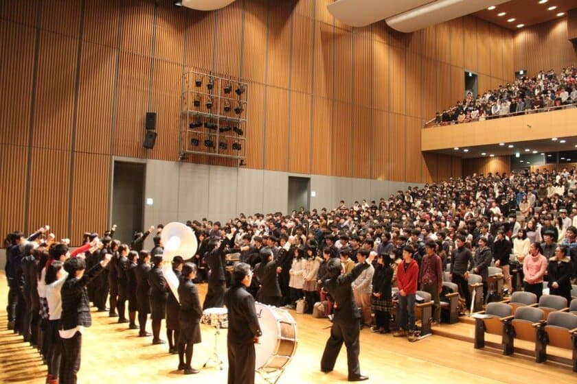 学生の就職活動を応援
―「就職の明治」の風物詩―
「出陣式～今、はじめよう就活～」を開催