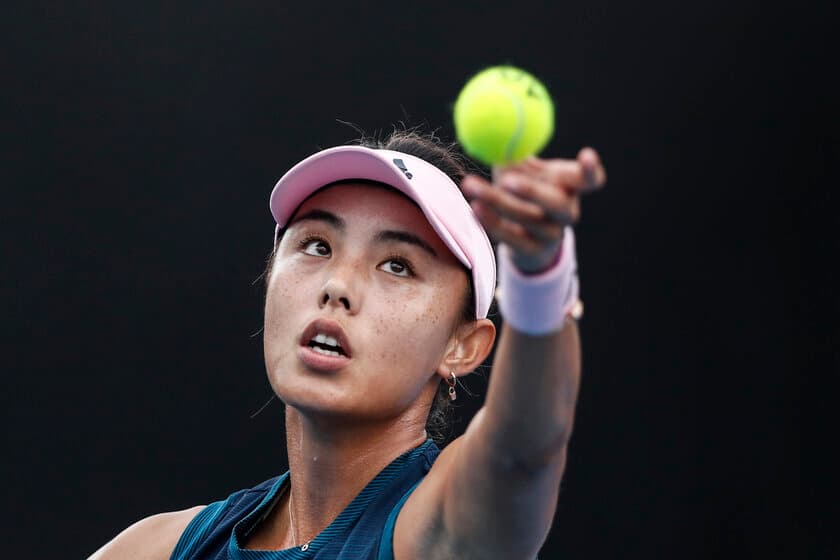 中国No.1女子プレーヤーワン・チャン選手らとテニス用品使用契約を締結