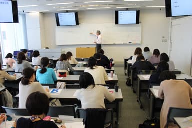 受講の様子（女性のためのスマートキャリアプログラム　明治大学）