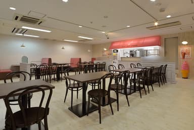 「CAFE NEW GINGER」店内