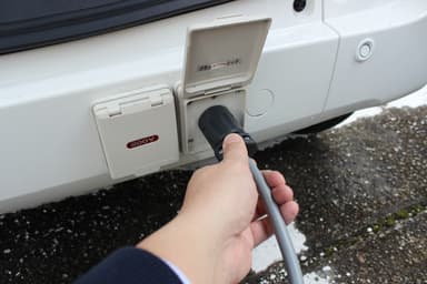 電源出力コンセント