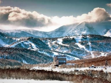 キロロリゾート全景：「キロロ トリビュートポートフォリオホテル 北海道」を望む