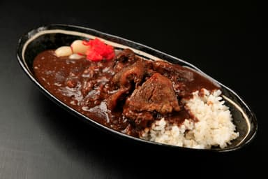 欧風ライスカレーKen's　佐賀牛・伊万里牛の希少部位を使用！牛とろ肉入りカレー