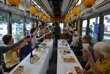 特別列車車内のイメージ