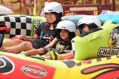 子供から大人まで楽しめるサマースノースライダー