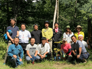 昨年の植樹時の様子