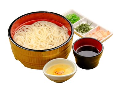 コラボ(1) あったかいうどんでぐでされたい　ぐでたま湯船うどん　780円＋税