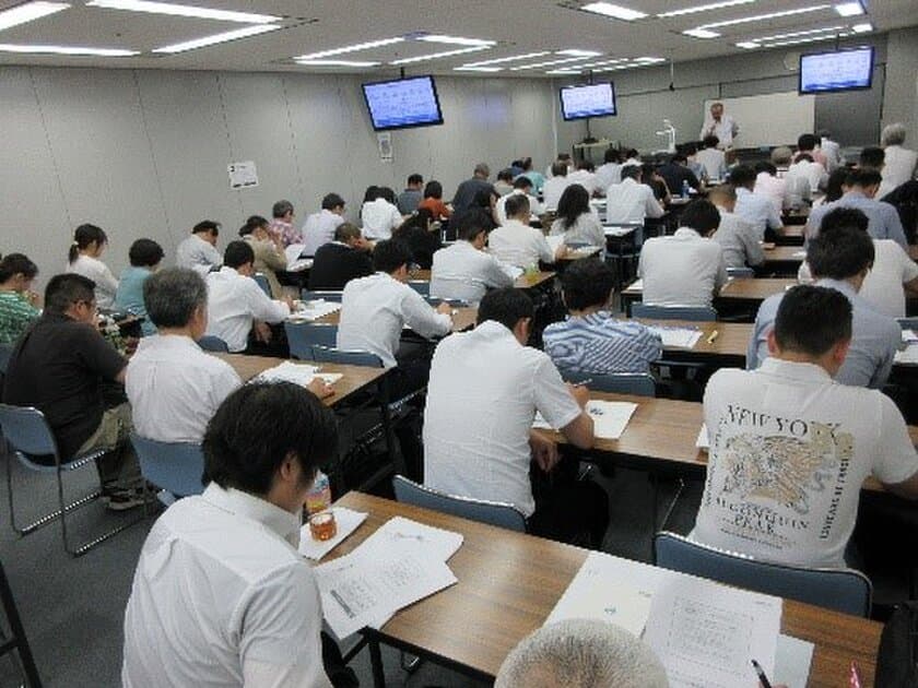 日本で唯一実施している[住宅診断士]の資格試験！
受験者向けイベントを8/20(火)開催！
「JSHI公認ホームインスペクター資格試験ガイダンス」申込受付中