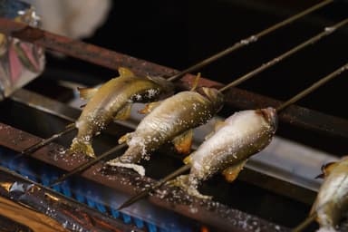 活け鮎の塩焼きイメージ