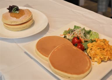 サラダを添えて手軽な朝食に