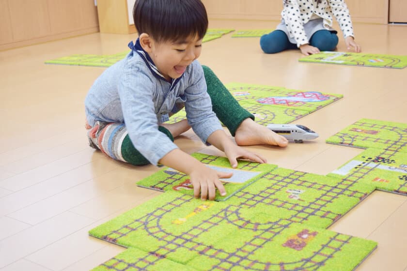 大人気の知育パズルに新カラー登場！
シンプルタイプはおしゃれママに浸透中。