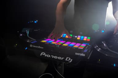 「rekordbox dj」「Serato DJ Pro」に対応