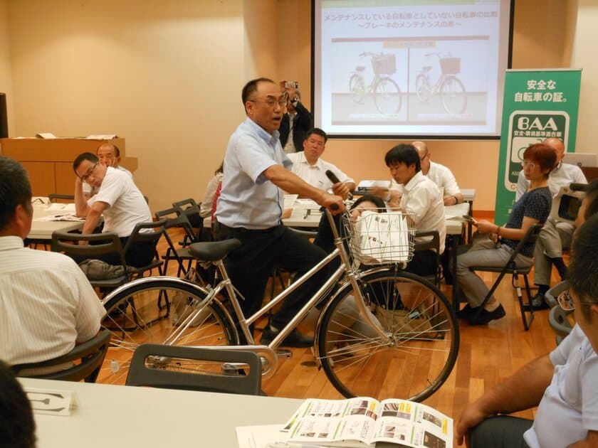 ＜自転車の安全利用促進委員会レポート＞
高校生ヘルメット着用義務化に向け、
自転車通学指導について学ぶ
教員向け『自転車通学指導セミナー』を
大分県で開催しました