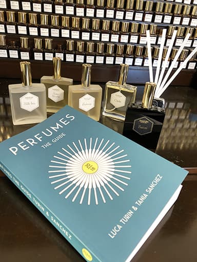 PERFUMES THE GUIDE