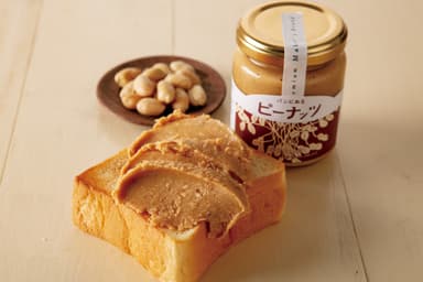 パンにぬるピーナッツ 130g／￥399(税抜)