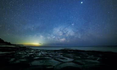 天然記念物「畳石」の星空