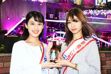 写真：左から 第24回新橋こいち祭「ゆかた美人コンテスト」 グランプリ 吉田 有沙さん、準グランプリ 坂梨 理紗さん