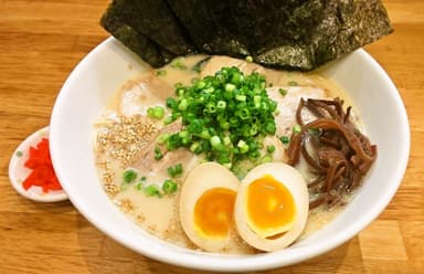 博多風とんこつラーメン