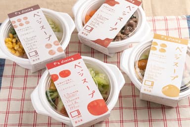 ミネストローネ、カレースープ、クラムチャウダー、ごま豆乳スープがラインナップ。