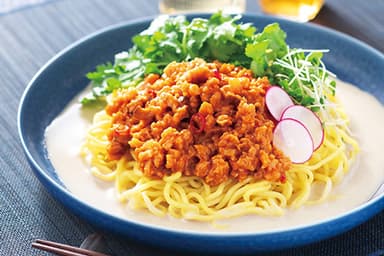 大豆ミートとパクチーの冷やし担々麺