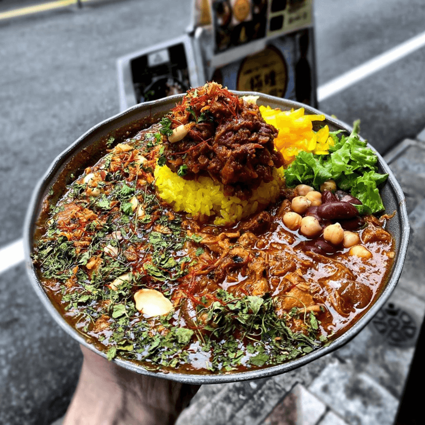 1号店開店からわずか4ケ月。飯田橋で大人気の極上カレー
極哩〜GOKURI〜が３号店新橋と４号店日本橋をオープン！