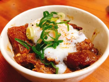 煮込み牛すじ丼