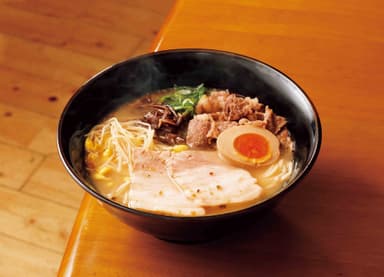 鹿児島ラーメン みよし家　黒豚と黒牛の特製鹿児島ラーメン