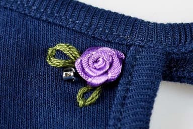 丁寧な手刺繍