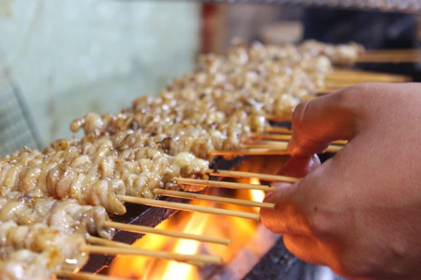 「あぶりや 天神大名店」リニューアルオープン記念！
『博多名物 鶏皮焼き鳥』90分制食べ放題を“567円”で提供！
キャンペーン期間：6月9日～7月31日