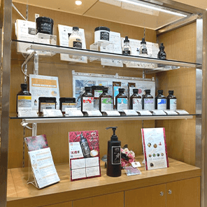 CosmeClinicマロニエゲート銀座店(ディスプレイ)