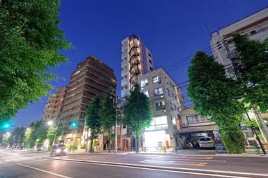 COCOPLUS本駒込の外観夜景