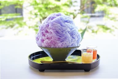 『こまち茶屋』名物 色が変わるかき氷「紫陽花氷」1&#44;420円(税込)