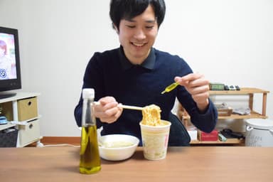 いつも食べているカップ麺などにいれるだけ