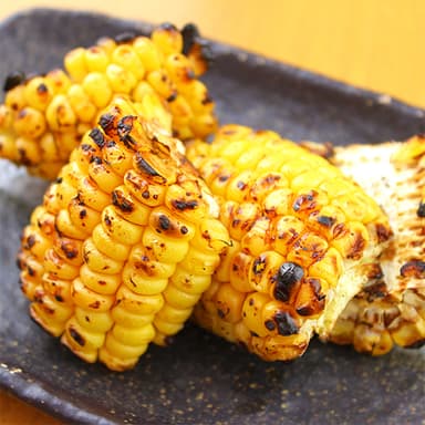 焦がし醤油が食欲をそそる！焼きとうきび　300円＋税