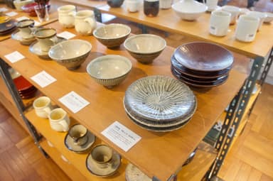 安川ゆかりの民藝コレクションの展示販売