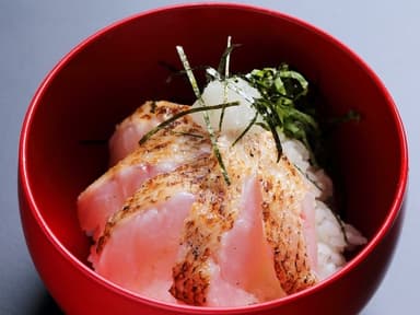 蒜山大根おろしと特製出汁醤油でいただくのどぐろ炙り丼(休暇村蒜山高原)