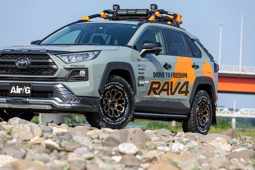 4WD＆SUVの足元に力強さを！
極限までコンケイブされたアグレッシブな
メッシュデザインホイール「Air/G Rocks」が9月1日に新発売