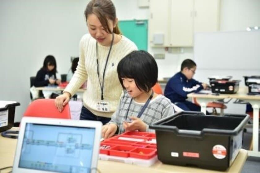 プログラボ教育事業運営委員会
追手門学院幼稚園内に教室を開校