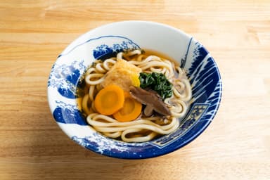 ヴィーガン向けのうどん(14ユーロ／約1&#44;700円)