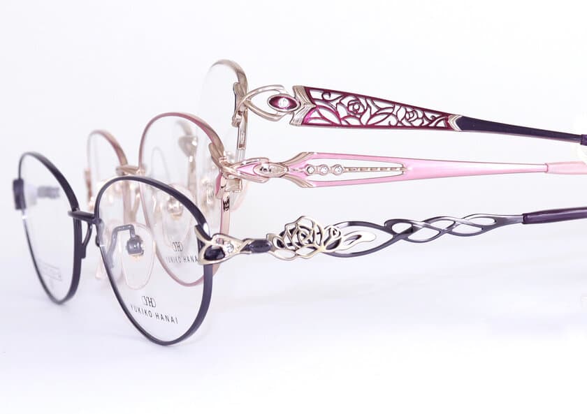 新シリーズ「Yukiko Hanai Eye Wear」が登場！
アトリエ花井がトライ-アングルと新たな展開をスタート