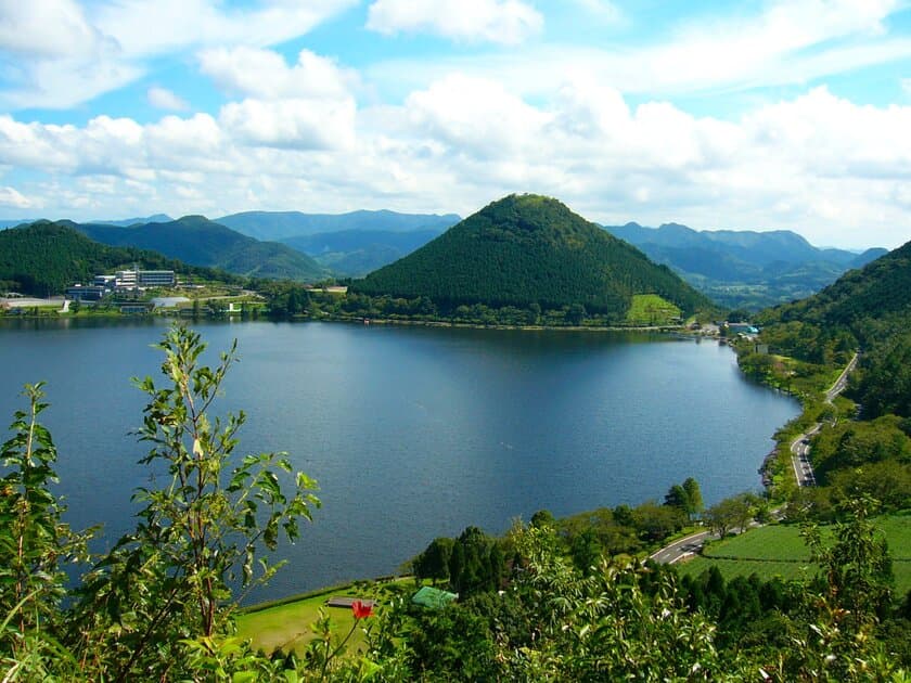 かごしまフォトドライブプロジェクト実行委員会　
鹿児島県と鹿児島県オールトヨタ(※)によるプロジェクト
「フォトドラ～かごしまフォトドライブプロジェクト～」が
2020年度下期フォトドラアワードを認定　
新規応募総数約1,000カ所のうち、
「関吉の疎水溝」など17カ所を認定