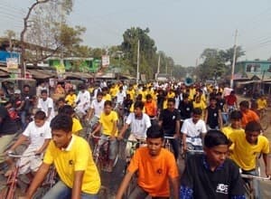 大規模な自転車ラリーで「食料への権利」の実現と食べ物を無駄にしないよう呼びかけました