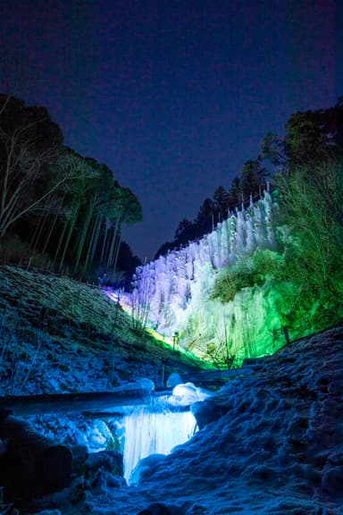 稲武　湧水広場の氷瀑