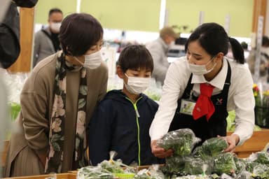 「またきて菜」お買い物シーン(1)